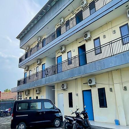 Richmond Guest House Cirebon Redpartner Экстерьер фото
